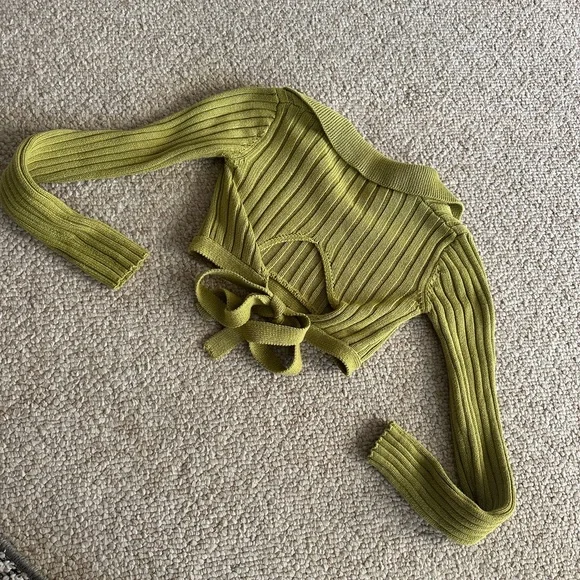 cotton candy la sweater with an open tie back size small - Picture 2 of 3